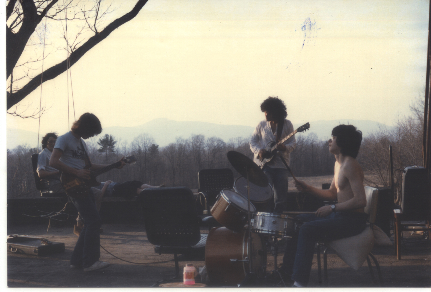 3 Beasts in Heat on the roof of Robbins