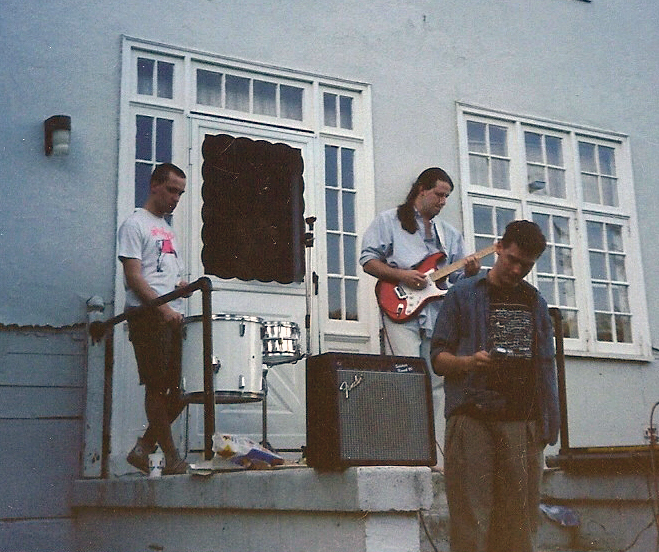 Guppy Boy Grunt live on campus