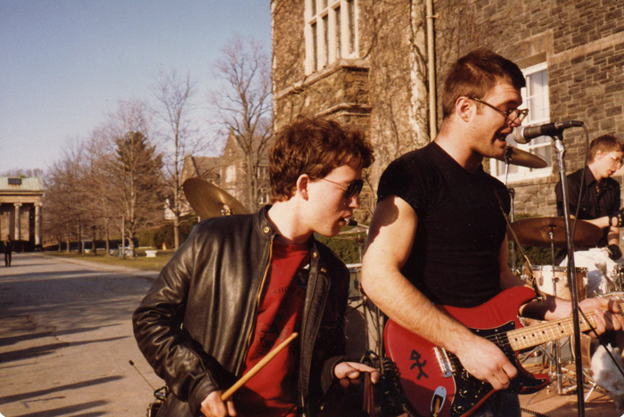 Suzy Jaguar & the Mechanics live outside Stone