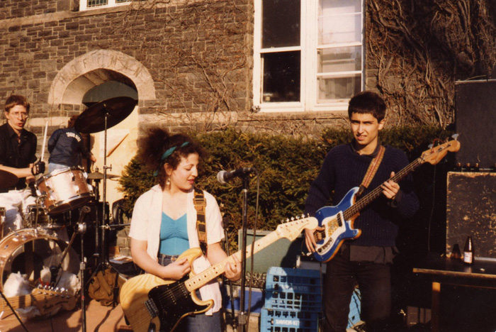 Suzy Jaguar & the Mechanics live outside Stone