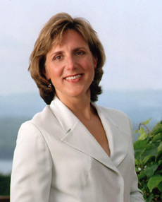 Bard Faculty Member and Celebrated Soprano Dawn Upshaw Wins Grammy Award for Best Classical Vocal Solo <br />