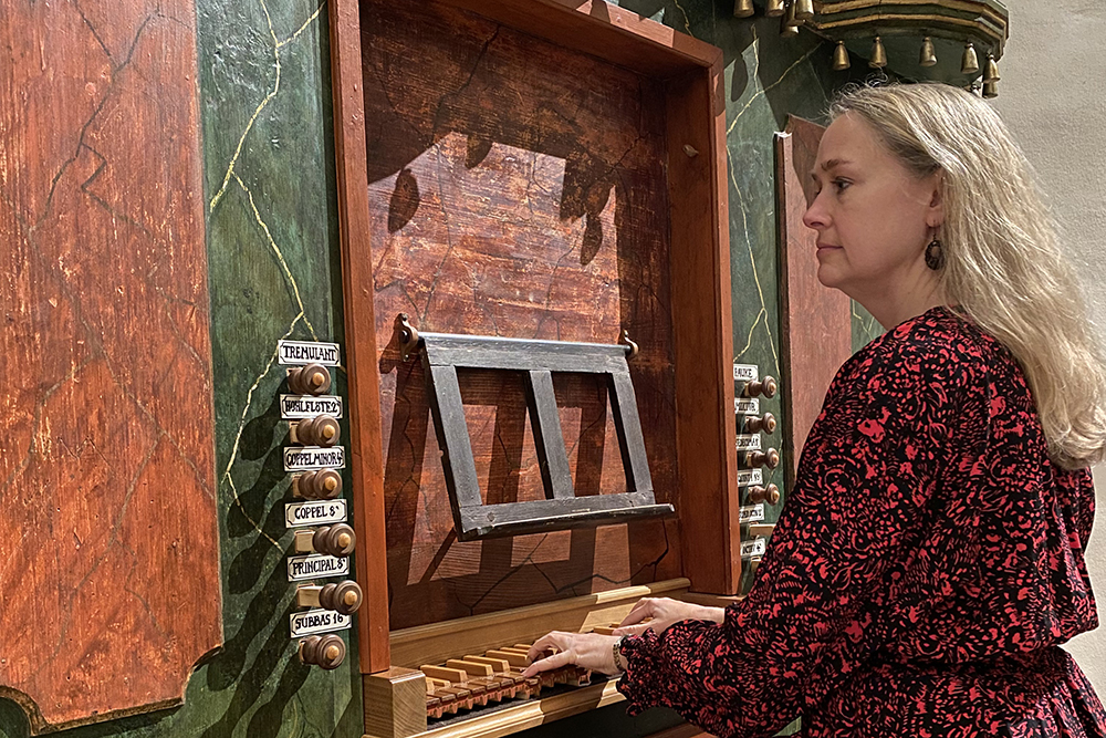 Ren&eacute;e Anne Louprette in recital at the Johannes Hahn organ (1773) of Sibiu Cathedral.