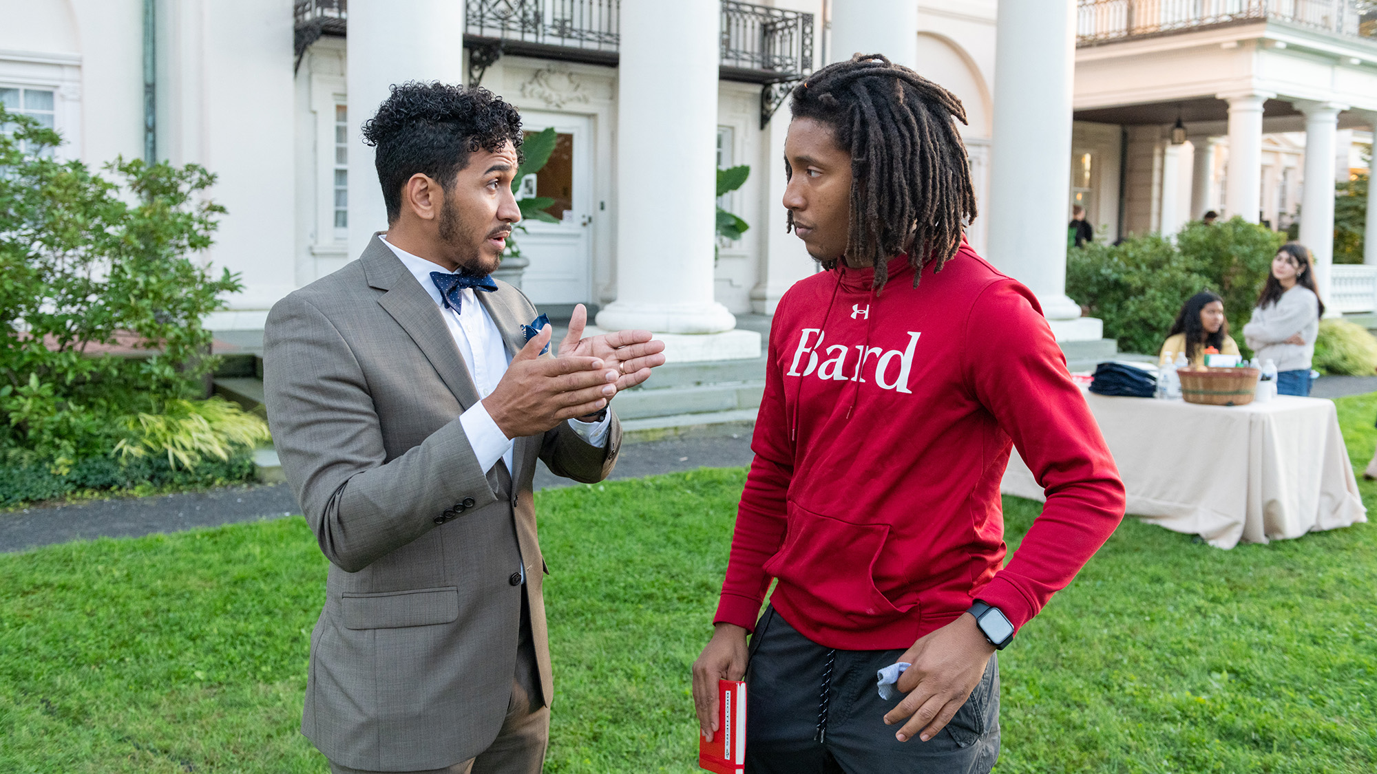 Avtobusda bezovtalanadigan onlayn porno