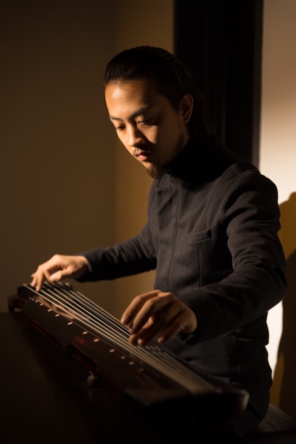 Traditional Chinese MusicianJinyang&nbsp;Zhao Performs on Guquin