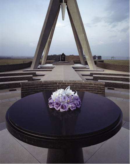 David Goldblatt. Berg-en-Dal Monument, Dalmanutha, Mpumalanga, December 1983.