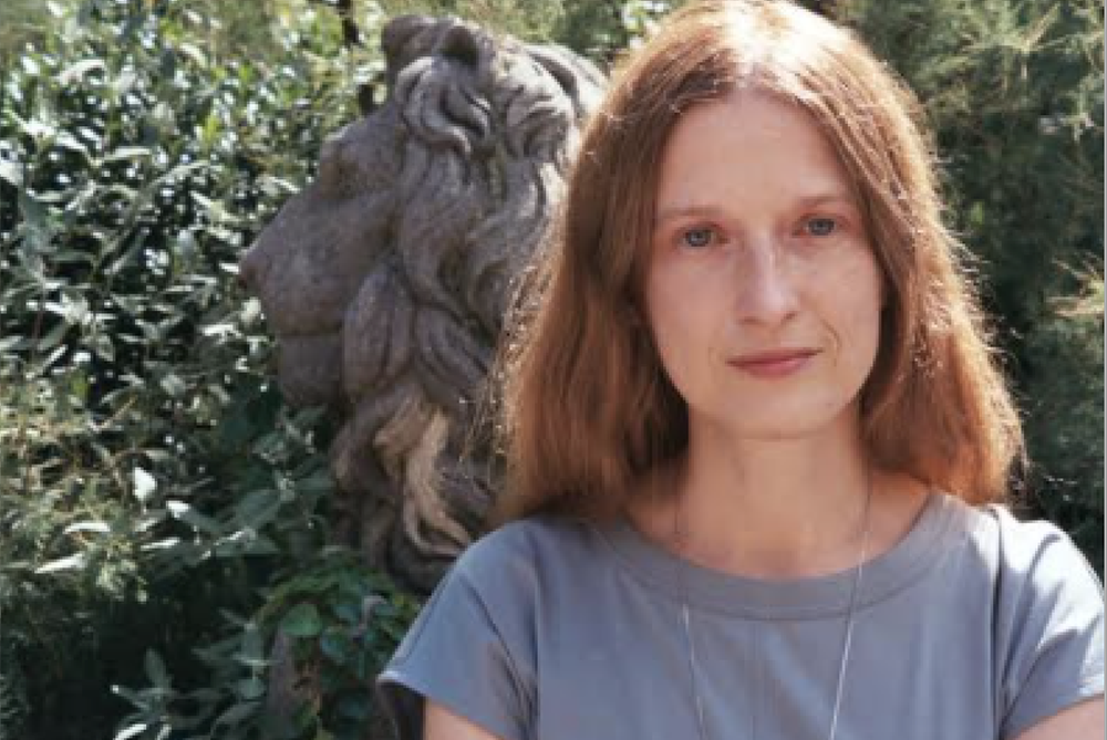 Bilingualism vs. No-lingualism: Speechlessness as a Tool