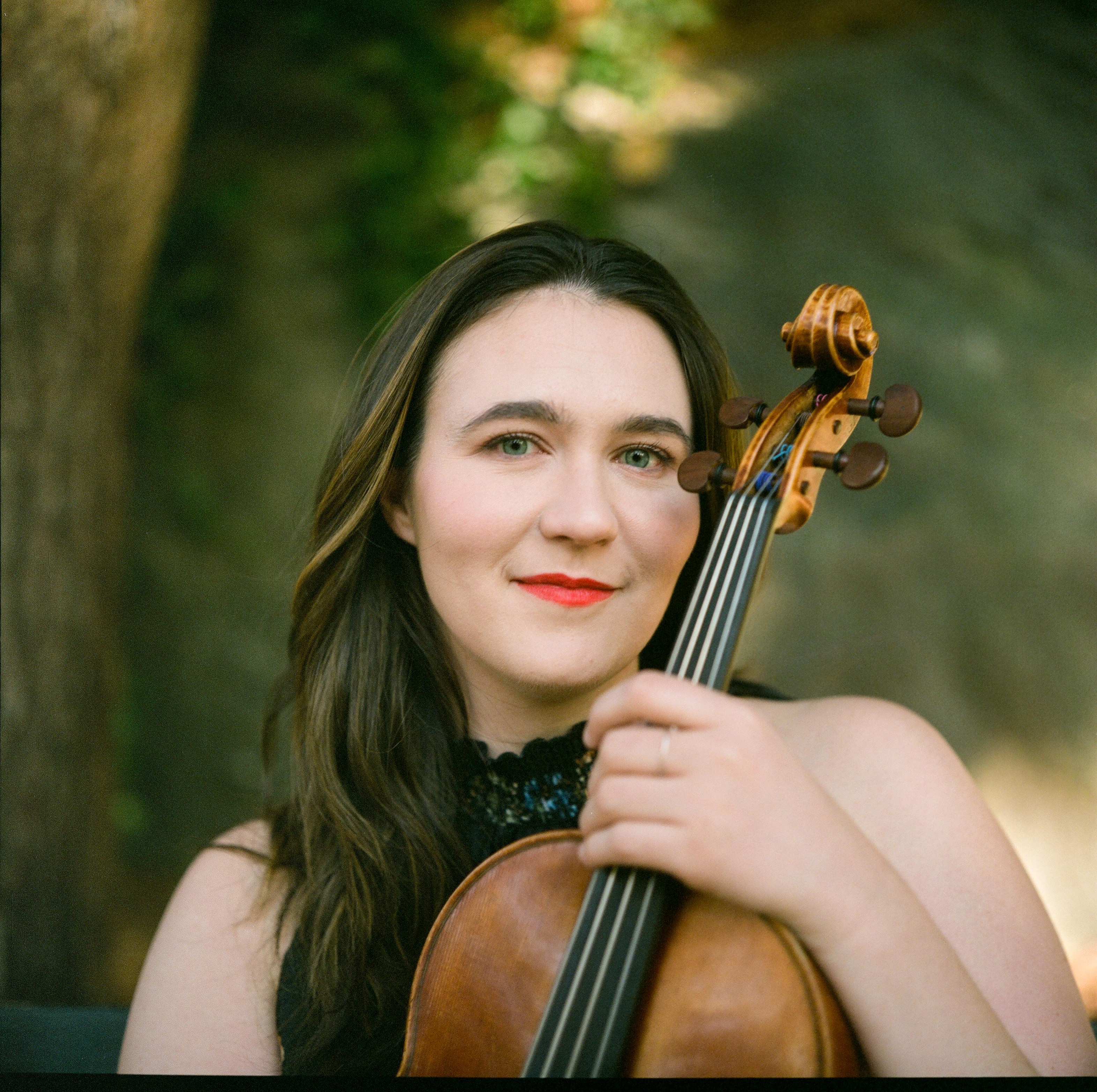 Alumni/ae Spotlight Series:&nbsp;Rosemary Nelis, viola