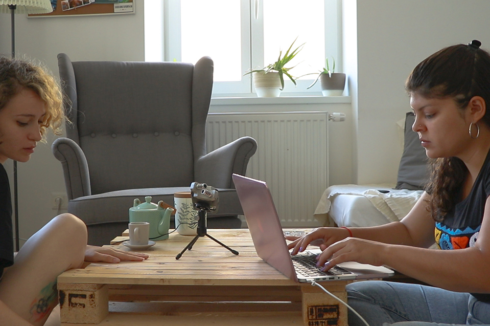 "(in)between worlds / entre mundos"&nbsp;